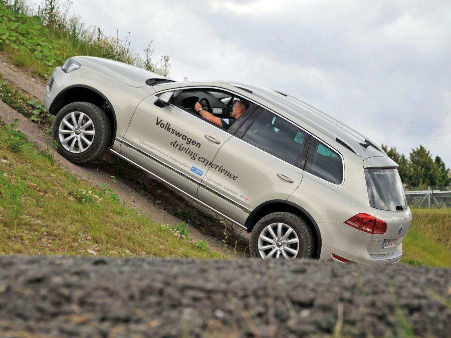  Volkswagen Touareg V6 TDi Terrain Tech Paket 2010 года  (фото 13 из 34)